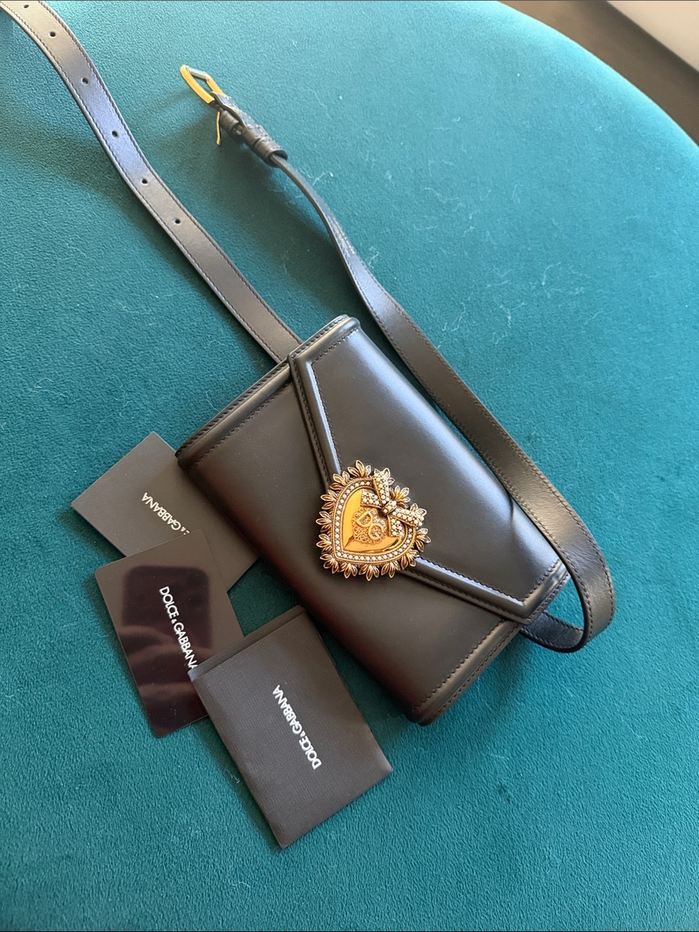 Dolce & Gabbana Black Leather waist /belt bag with Gold Heart Emblem - Picture 5 of 6